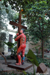 Malaga - Statue dans le parc de l'Eglise de Santiago Apóstol