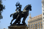 Barcelone - Statue femme à cheval sur la place de la Catalogne