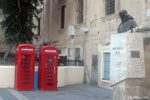 La Valette - Les célèbres cabines téléphoniques anglaises