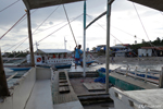 Tapilon - Sortie du port en Banka, le bateau philippin traditionnel
