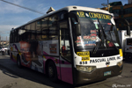 Quezon-city - Encore un autre transport aux Philippines. Le bus, celui-ci est climatisé mais il vaut mieux prendre une veste. C'est le transport par excellence, avec le jeepney pour se rendre d'une ville à l'autre