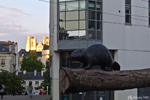 Un castor sur un arbre couché, oeuvre de Laurent Le Deunff, Porte Sauvetout. Statue du thème "Le Voyage à Nantes"