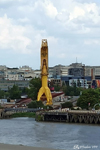La grue jaune, appartenant jadis aux chantiers navals Dubigeon, est aujourd'hui la propriété de la ville de Nantes, classée monument historique