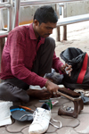 Mumbai - Le cordonnier ambulant